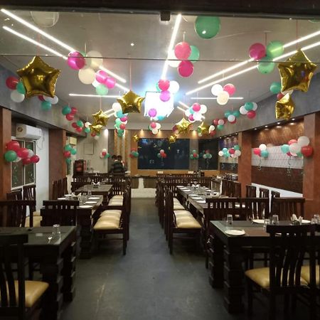 Kodarma Hotel Grand Surya מראה חיצוני תמונה