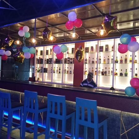 Kodarma Hotel Grand Surya מראה חיצוני תמונה