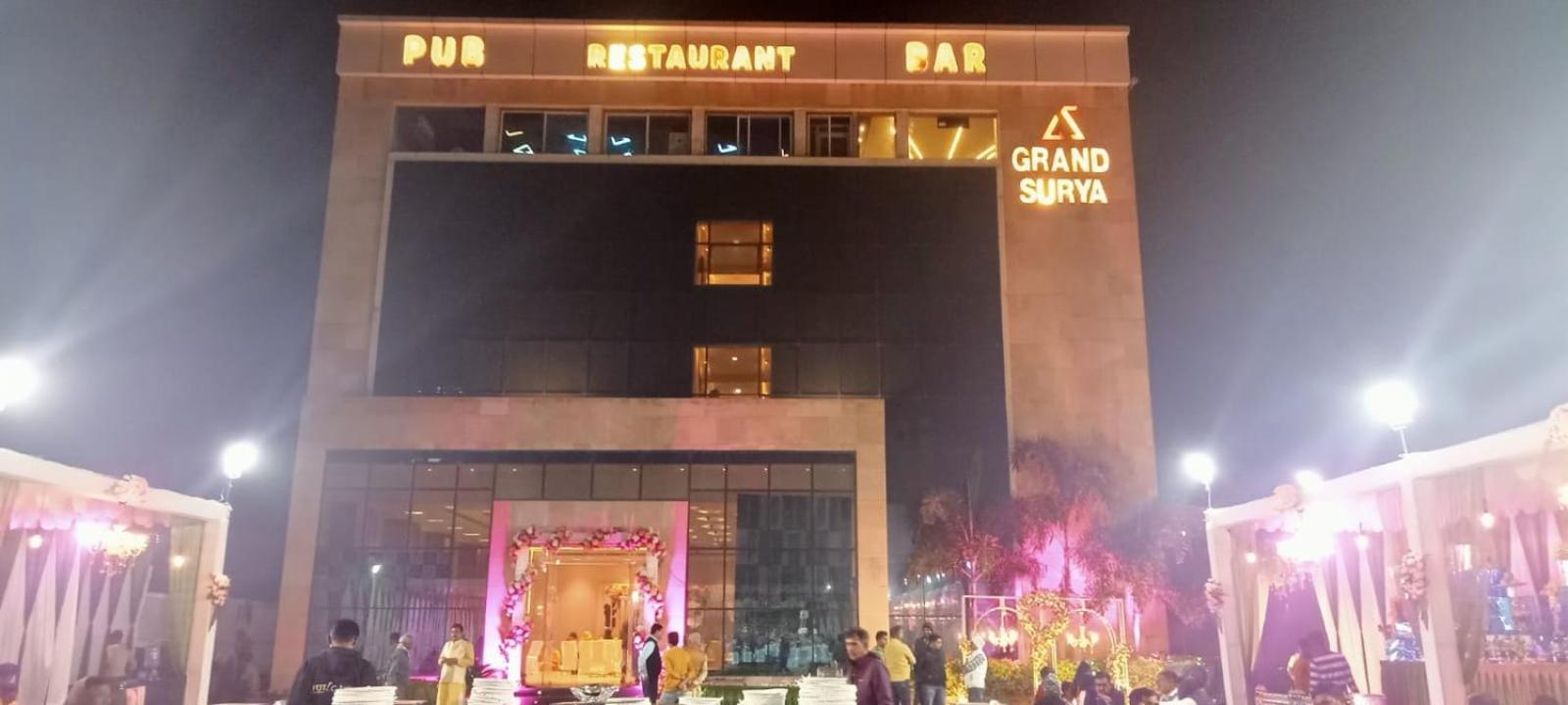 Kodarma Hotel Grand Surya מראה חיצוני תמונה
