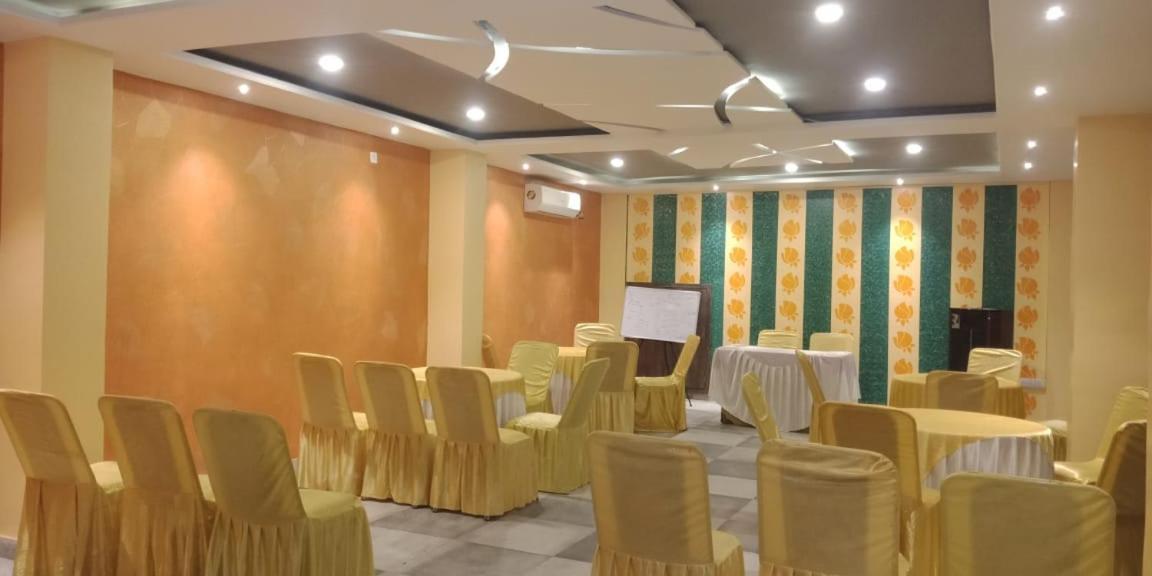 Kodarma Hotel Grand Surya מראה חיצוני תמונה