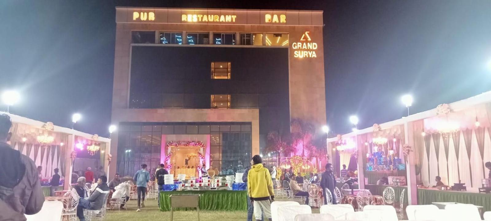 Kodarma Hotel Grand Surya מראה חיצוני תמונה